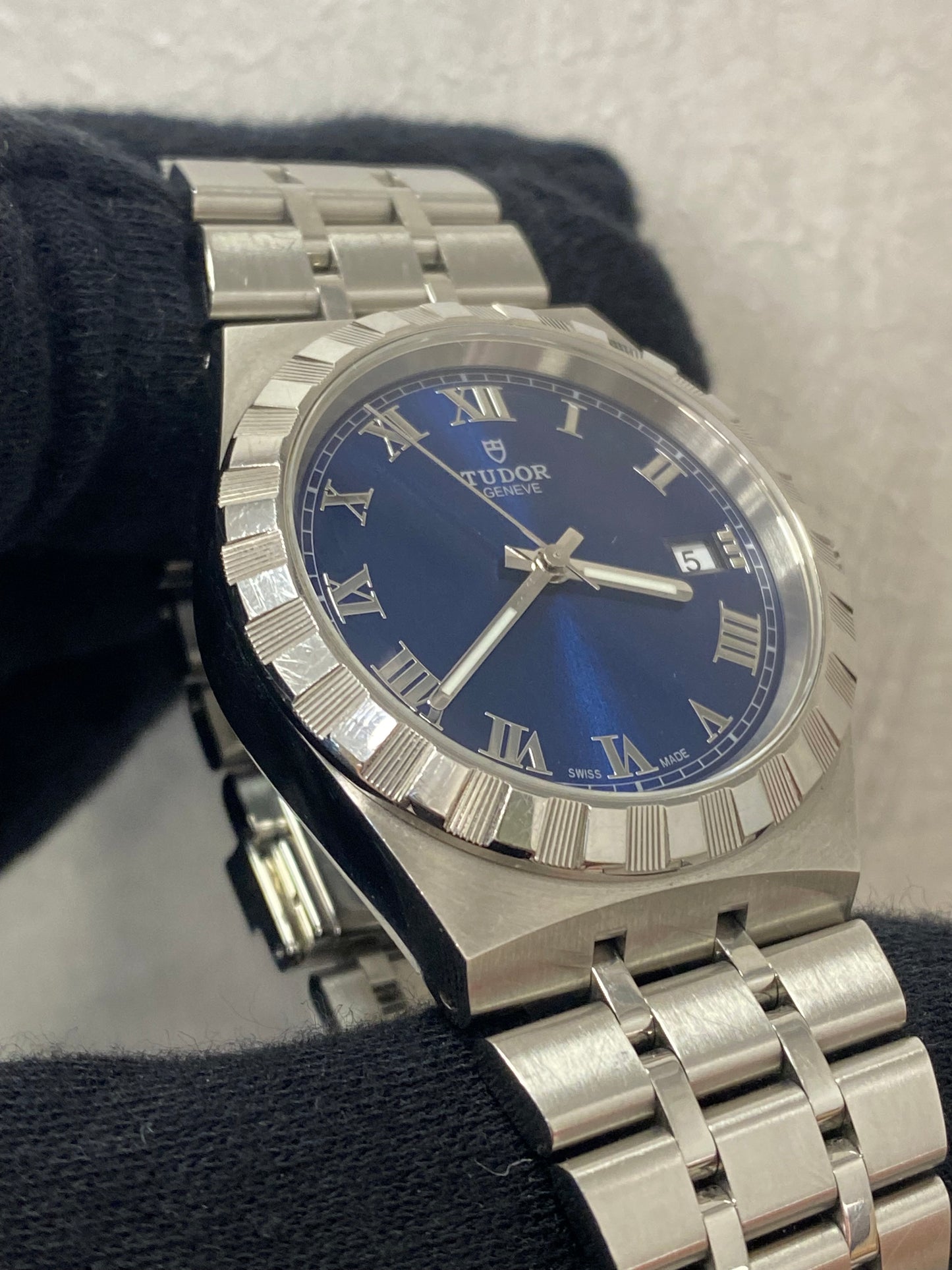 TUDOR Royal