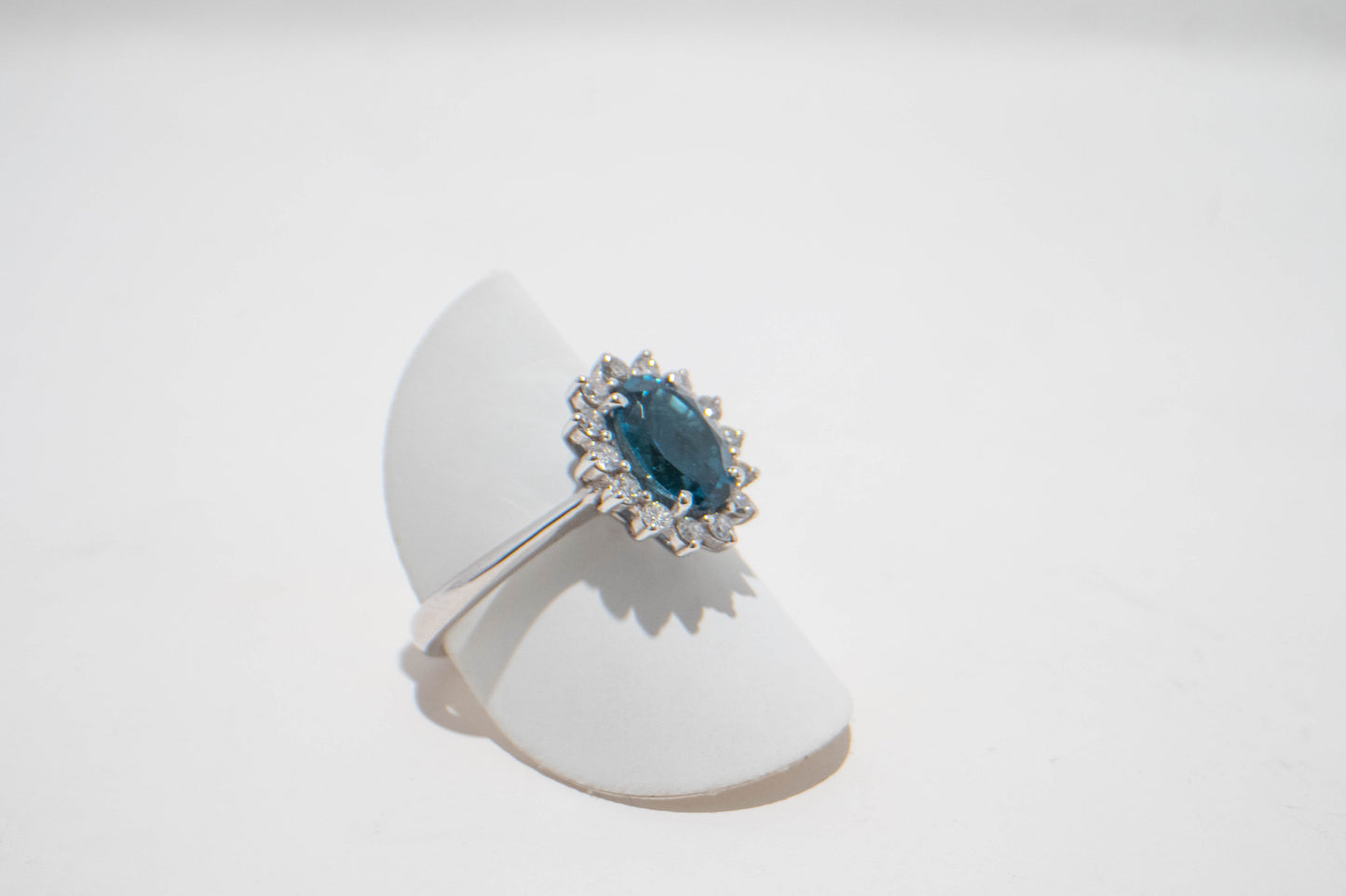 ANELLO Topazio Blu London Contorno Ovale