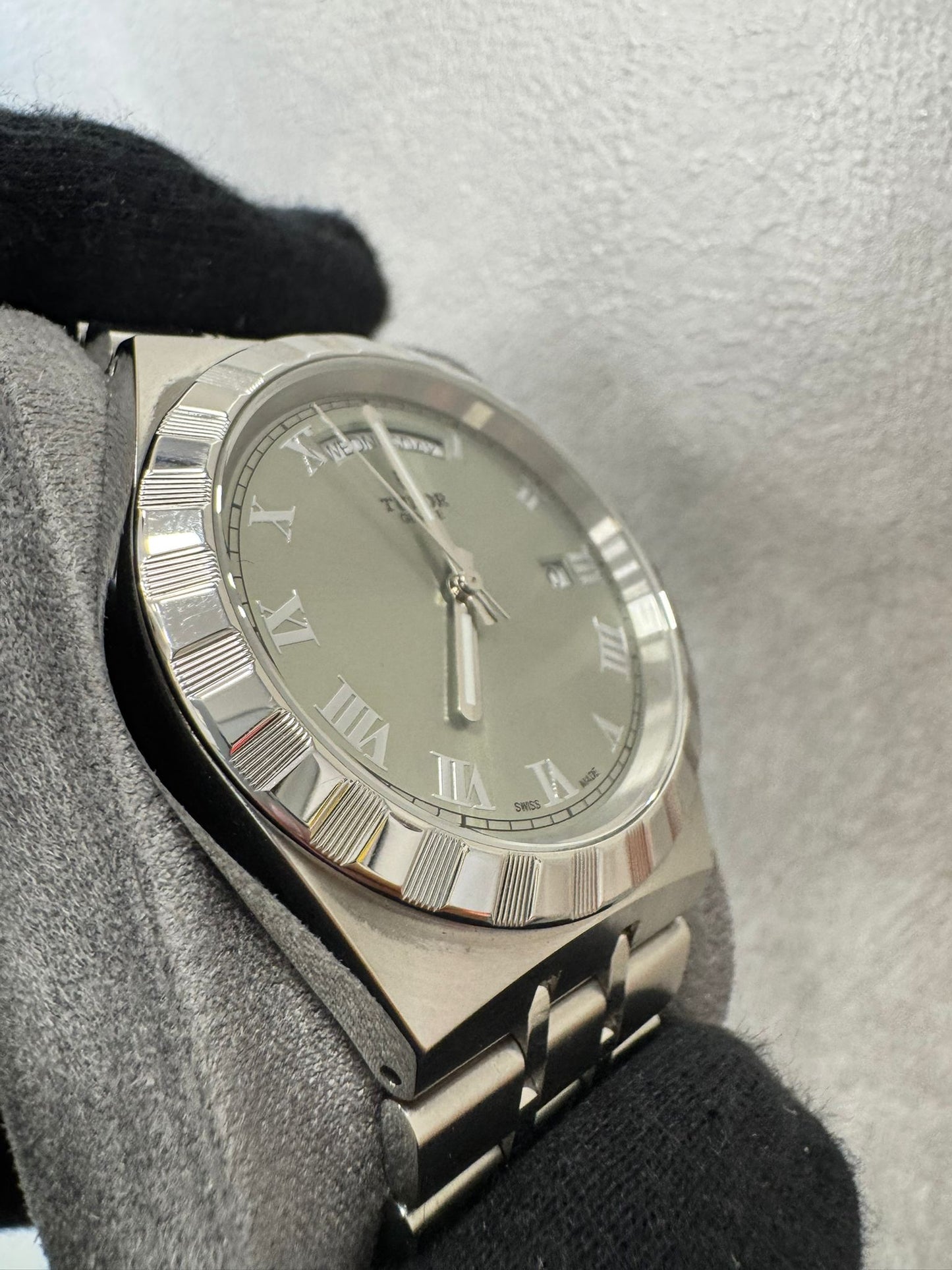 TUDOR Royal