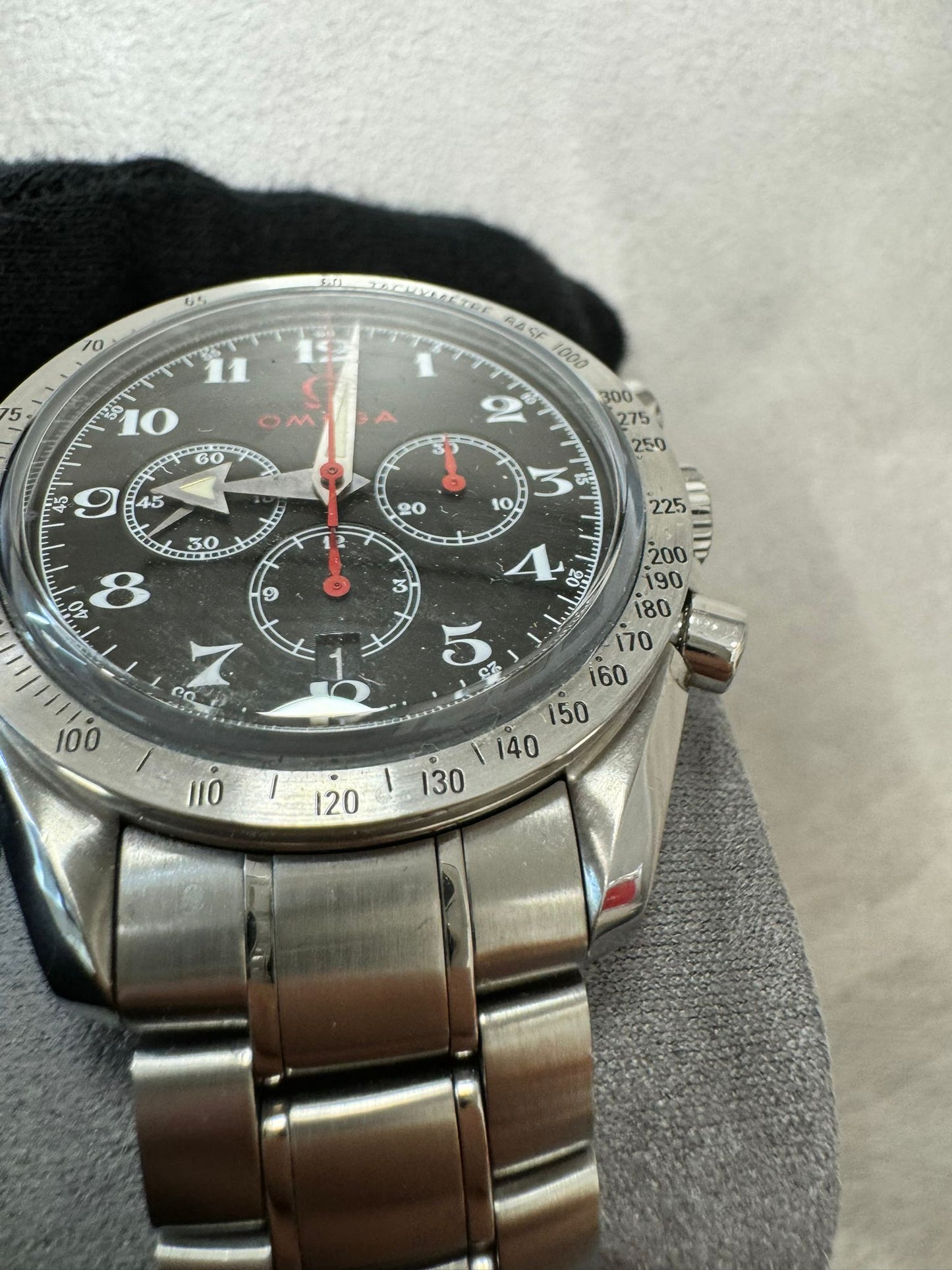 OMEGA Speedmaster Broadarrow