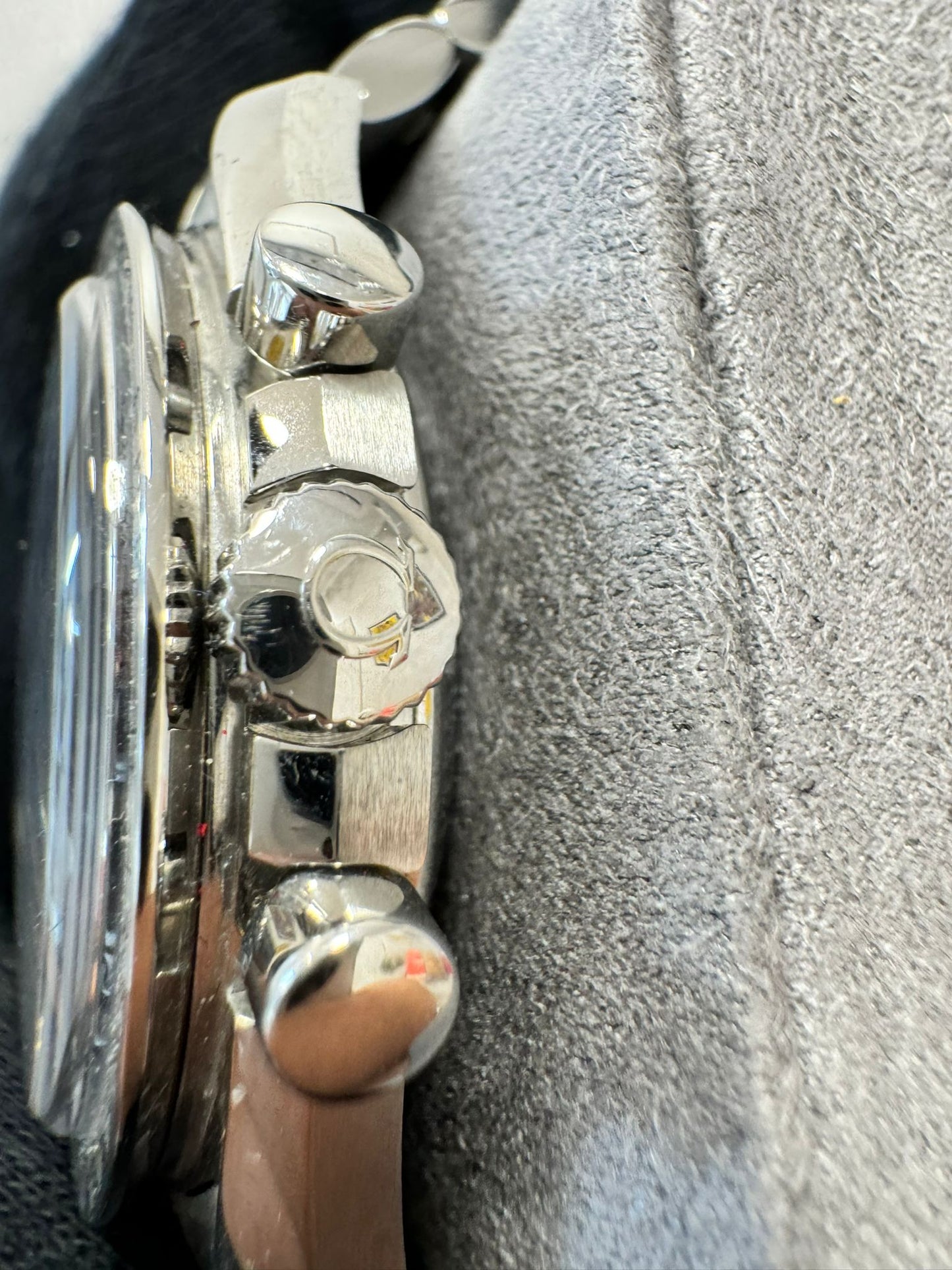 OMEGA Speedmaster Broadarrow