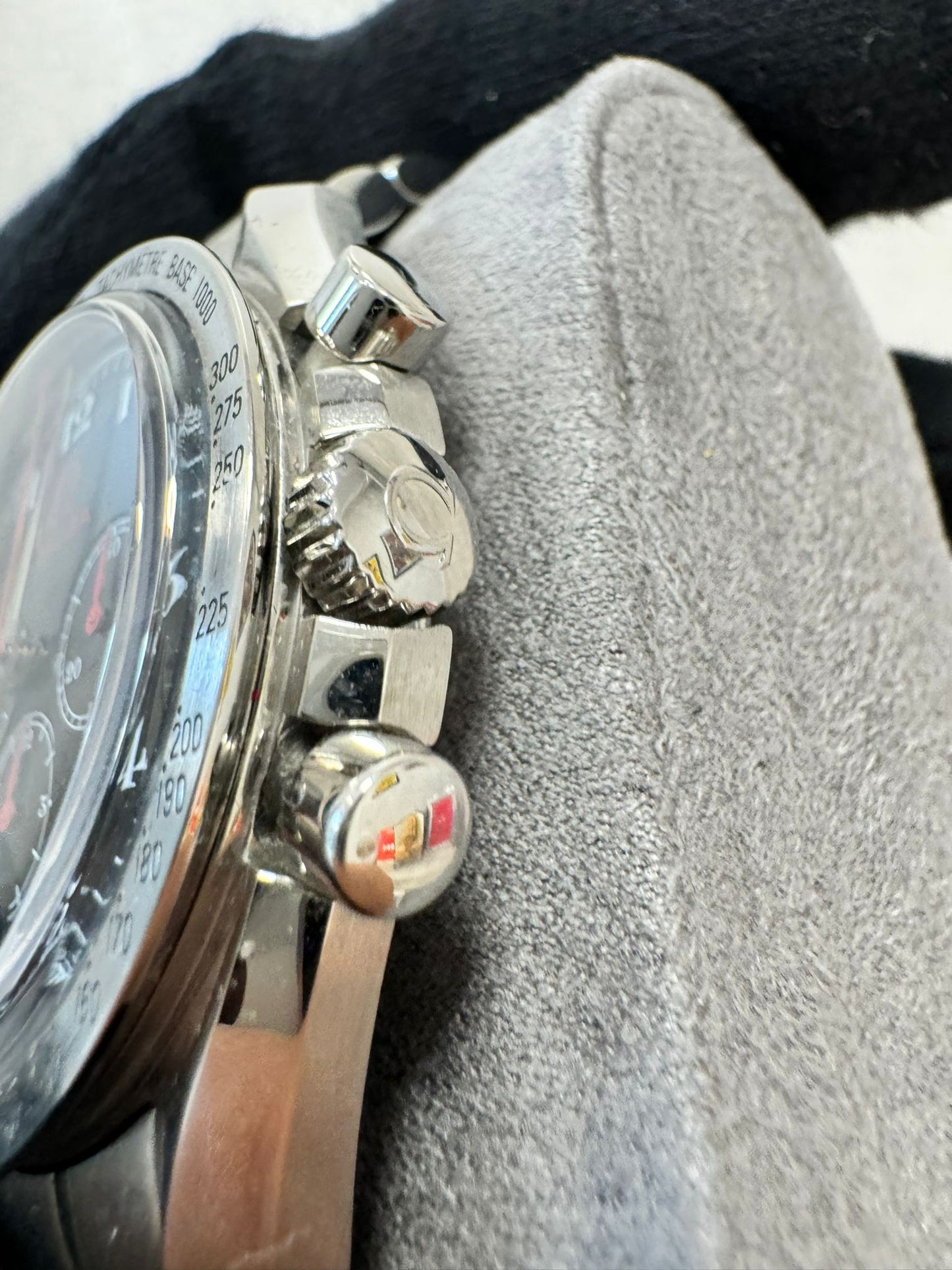 OMEGA Speedmaster Broadarrow