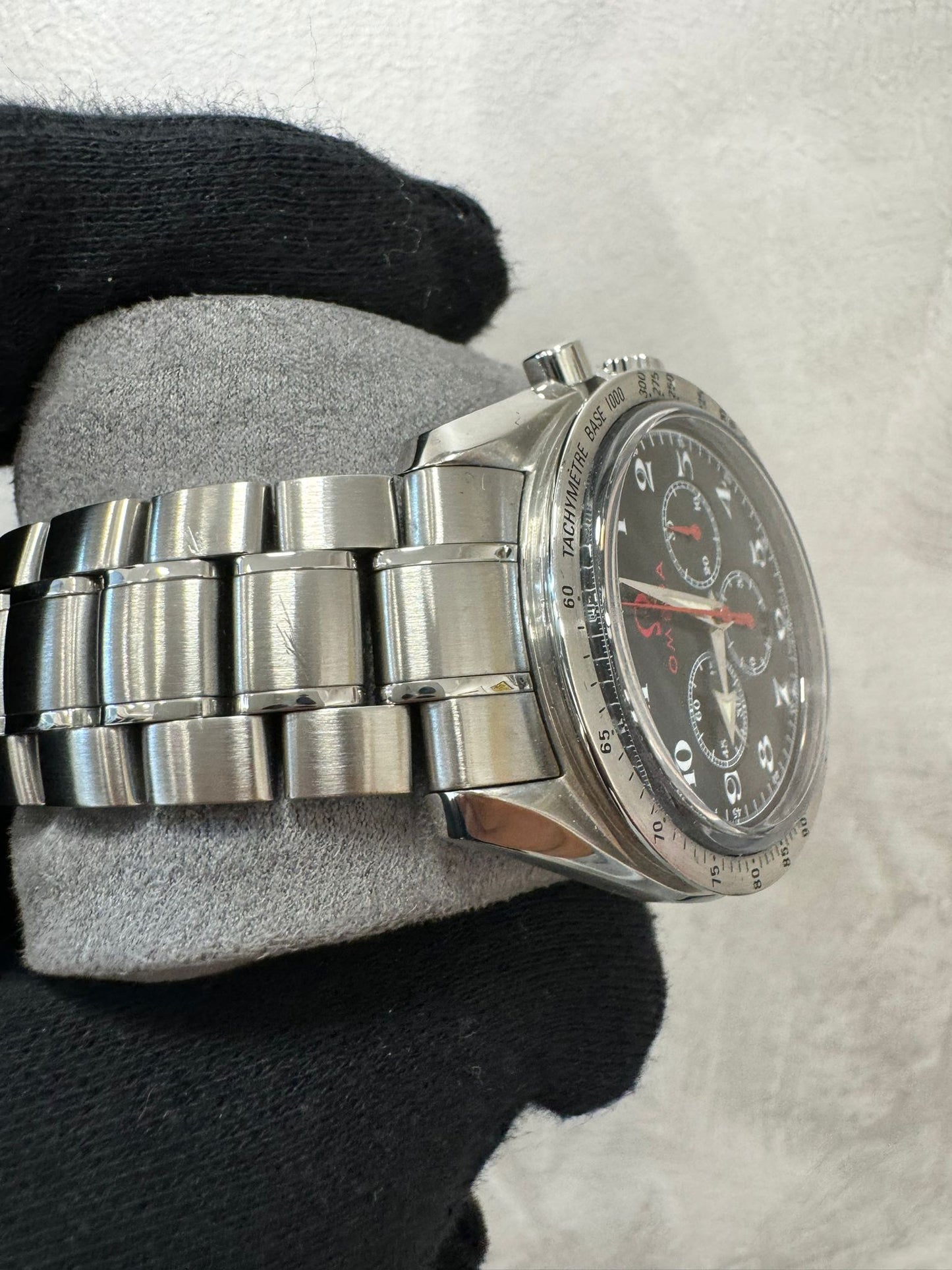OMEGA Speedmaster Broadarrow