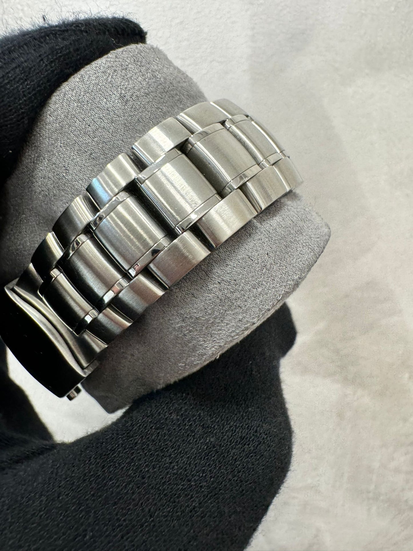 OMEGA Speedmaster Broadarrow