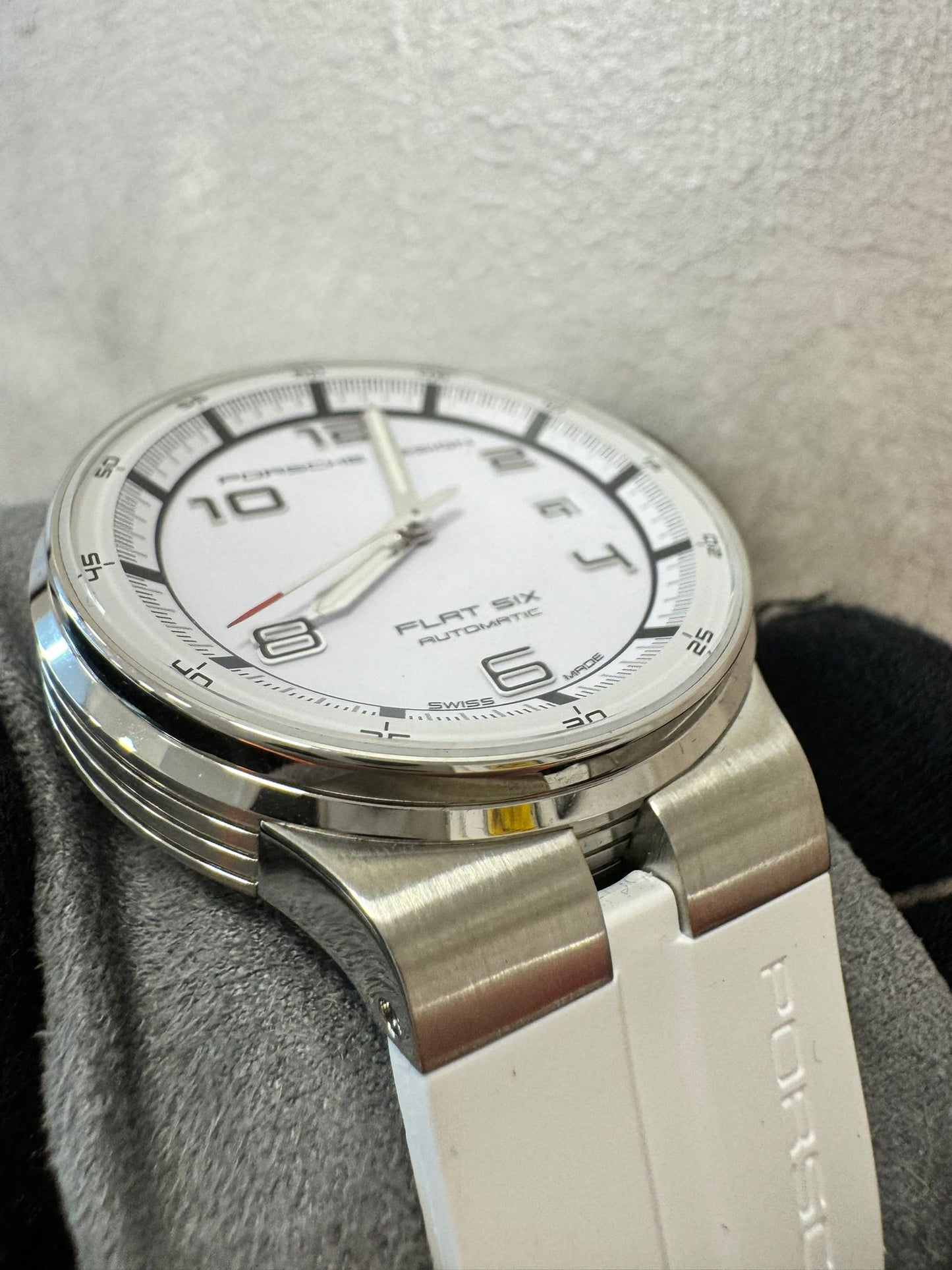 PORSCHE DESIGN Timepieces Flat Six