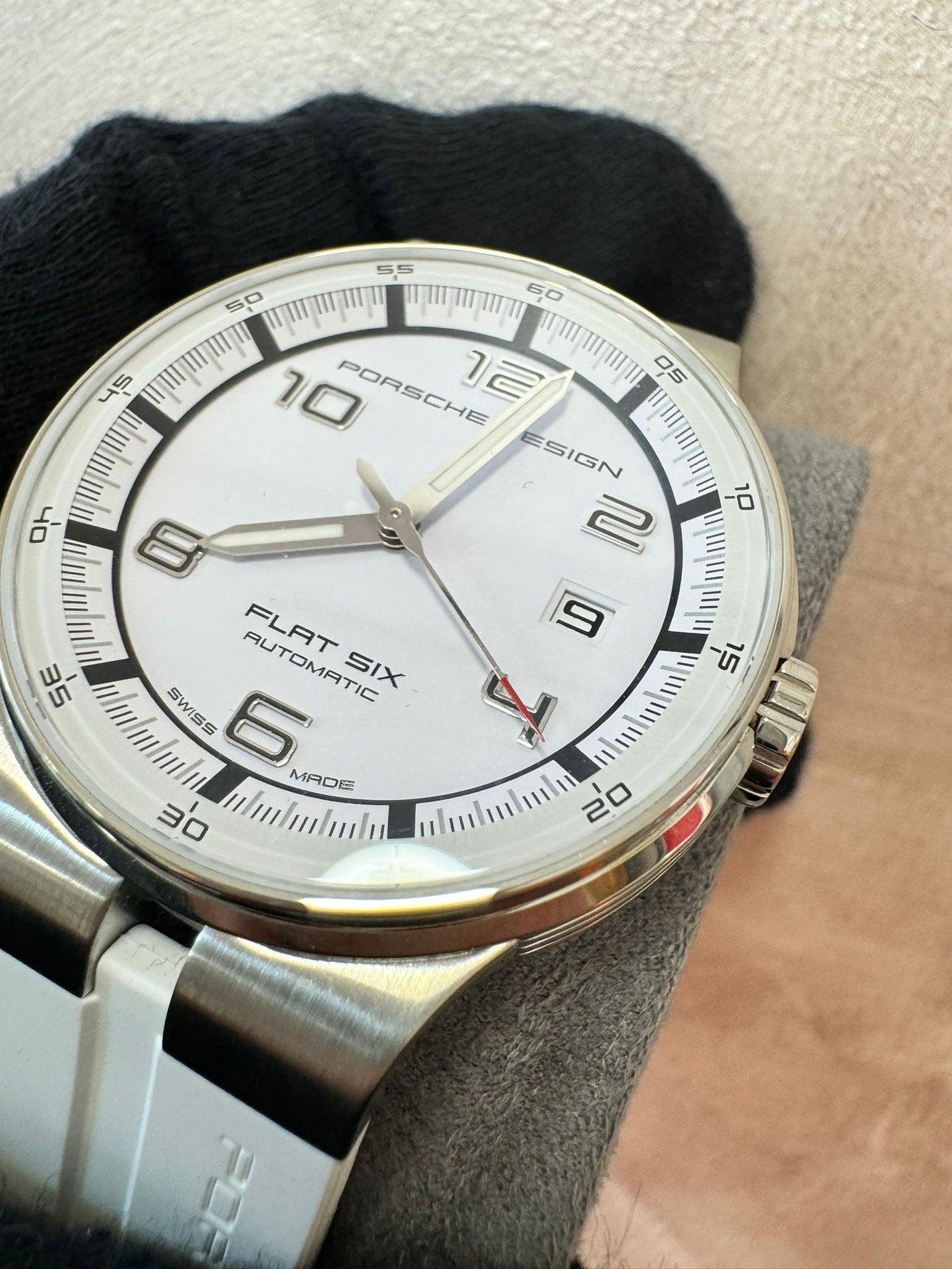 PORSCHE DESIGN Timepieces Flat Six